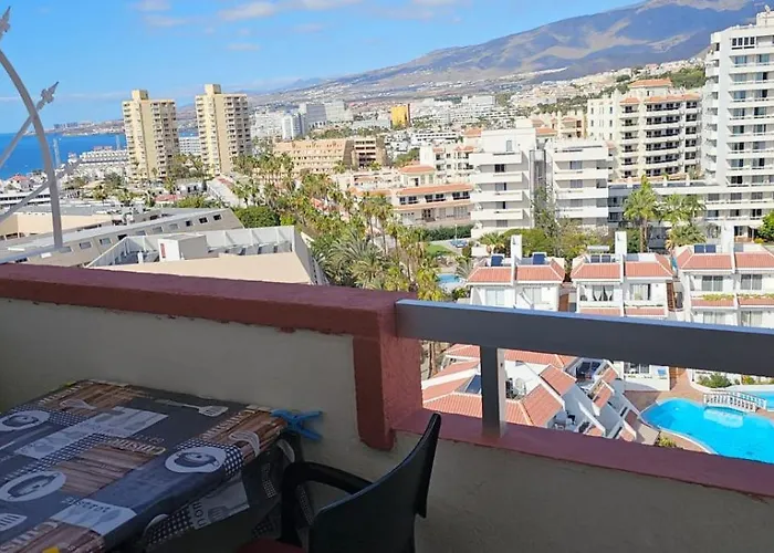 A Stone's Throw From The Golden Mile With Breathtaking Ocean And Mountain Views Lägenhet *