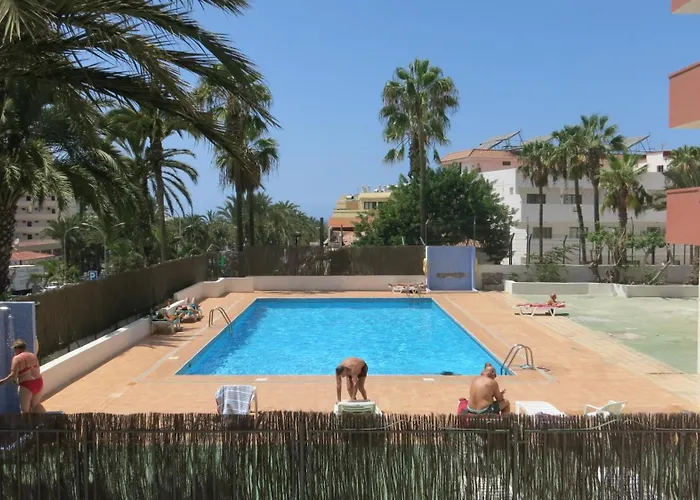 Lägenhet A Stone's Throw From The Golden Mile With Breathtaking Ocean And Mountain Views *