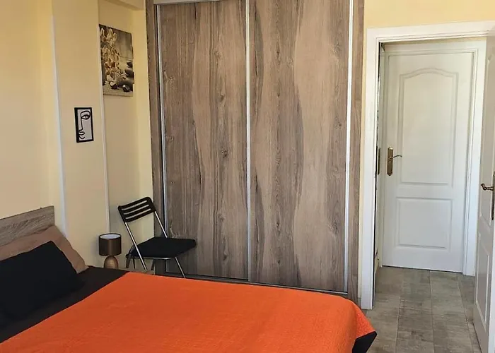 Apartman A Stone's Throw From The Golden Mile With Breathtaking Ocean And Mountain Views